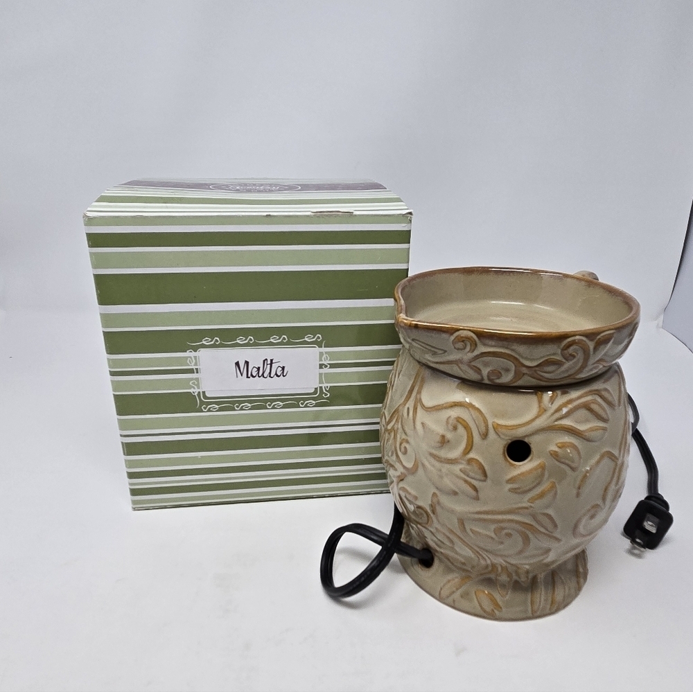 SCENTSY MALTA FULL SIZE WARMER WITH BOX RETIRED ISLAND COLLECTION WATER PITCHER